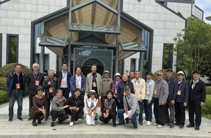 1777433585382042277.jpg 2026.4.22 上大老教授赴苏州泰康吴园考察_img1.jpg