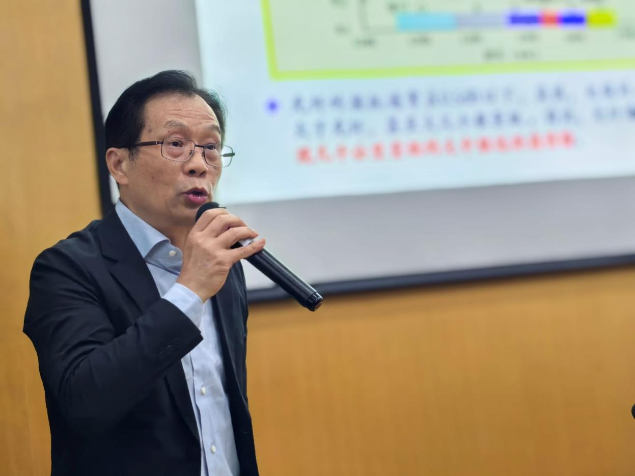 1777433833153065254.jpg 2026.4.25 上大通信专家汪敏的专题讲座令老教授振奋_img0.jpg