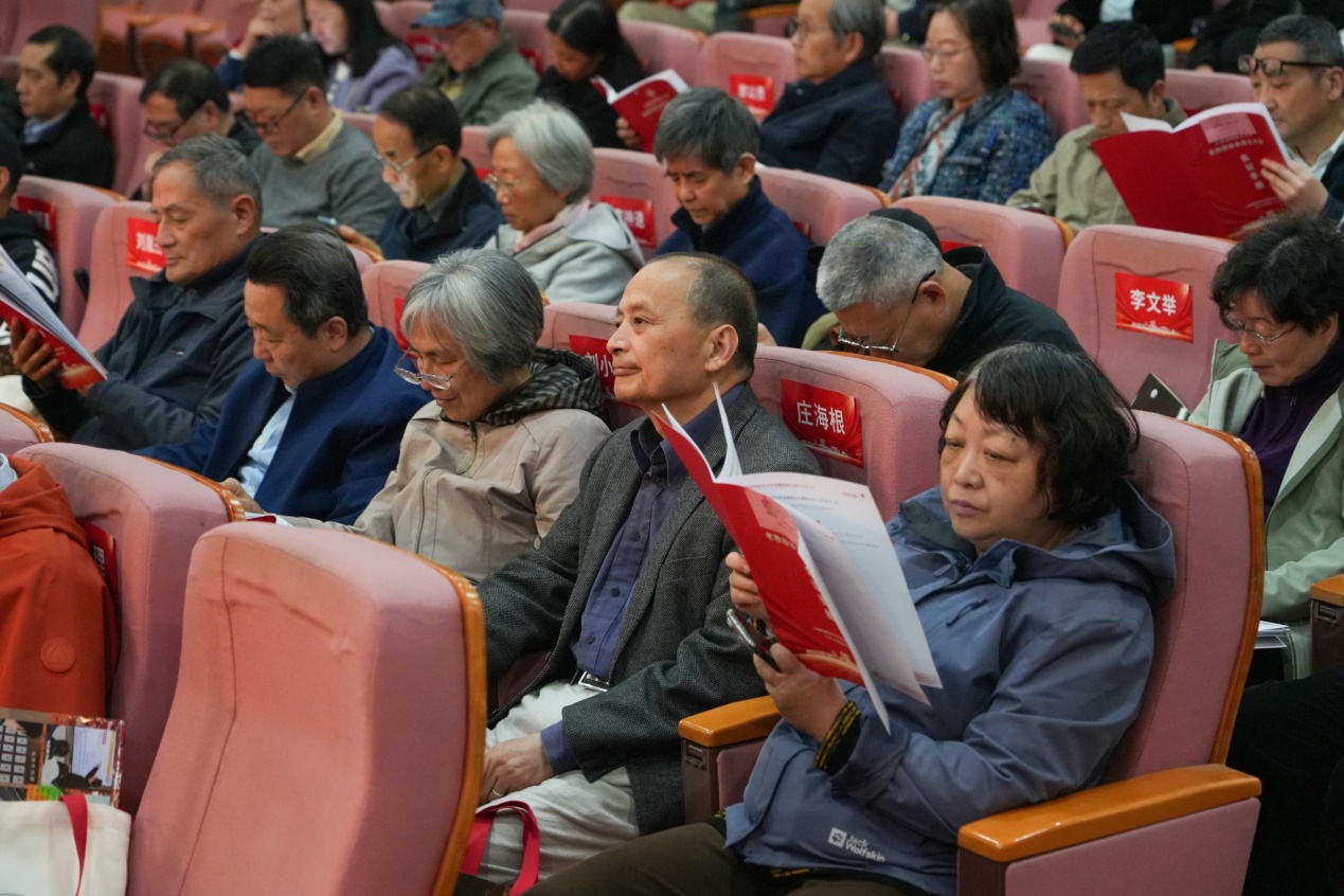 1778302308508026419.jpg 2026.4.30 上海应用技术大学成立老教授协会_img1.jpg