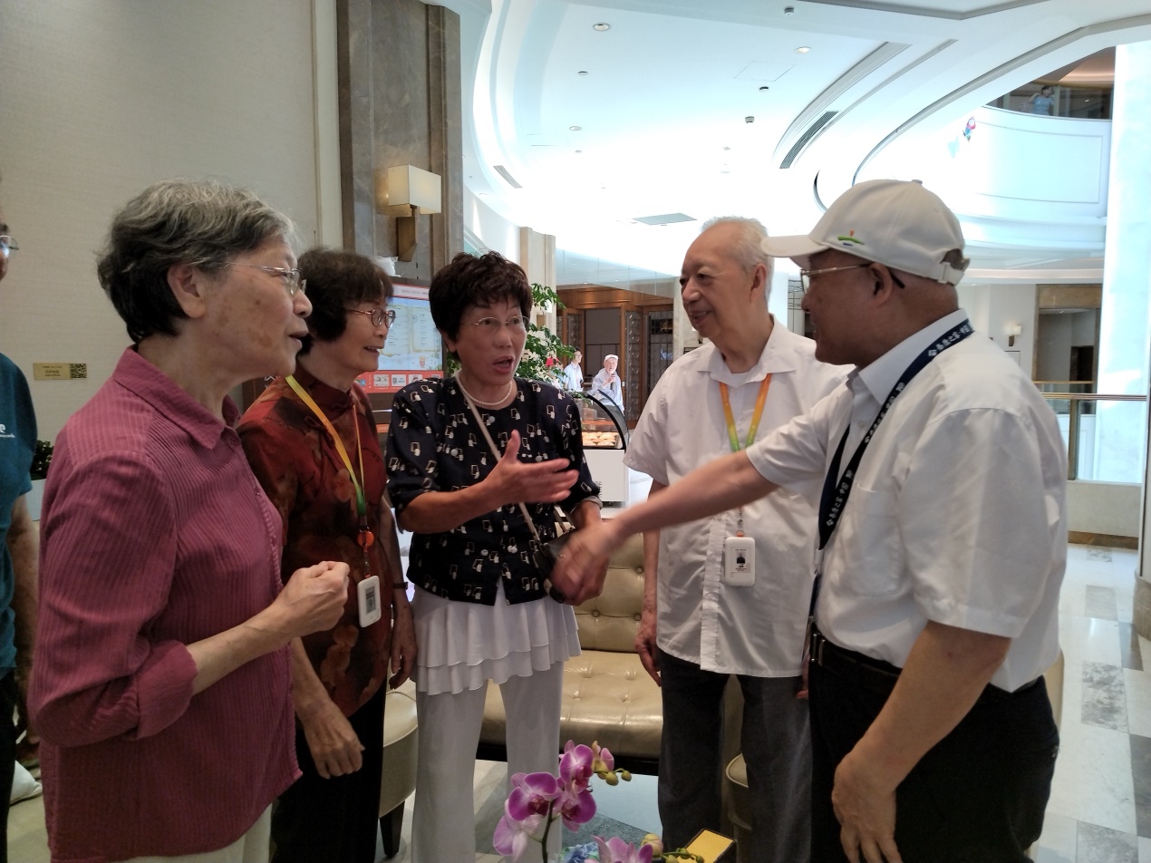 1784601244608060228.jpg 2026.7.17 陆敏恂、张伟超偕高校老教协秘书长赴泰康申园贺喜_img2.jpg